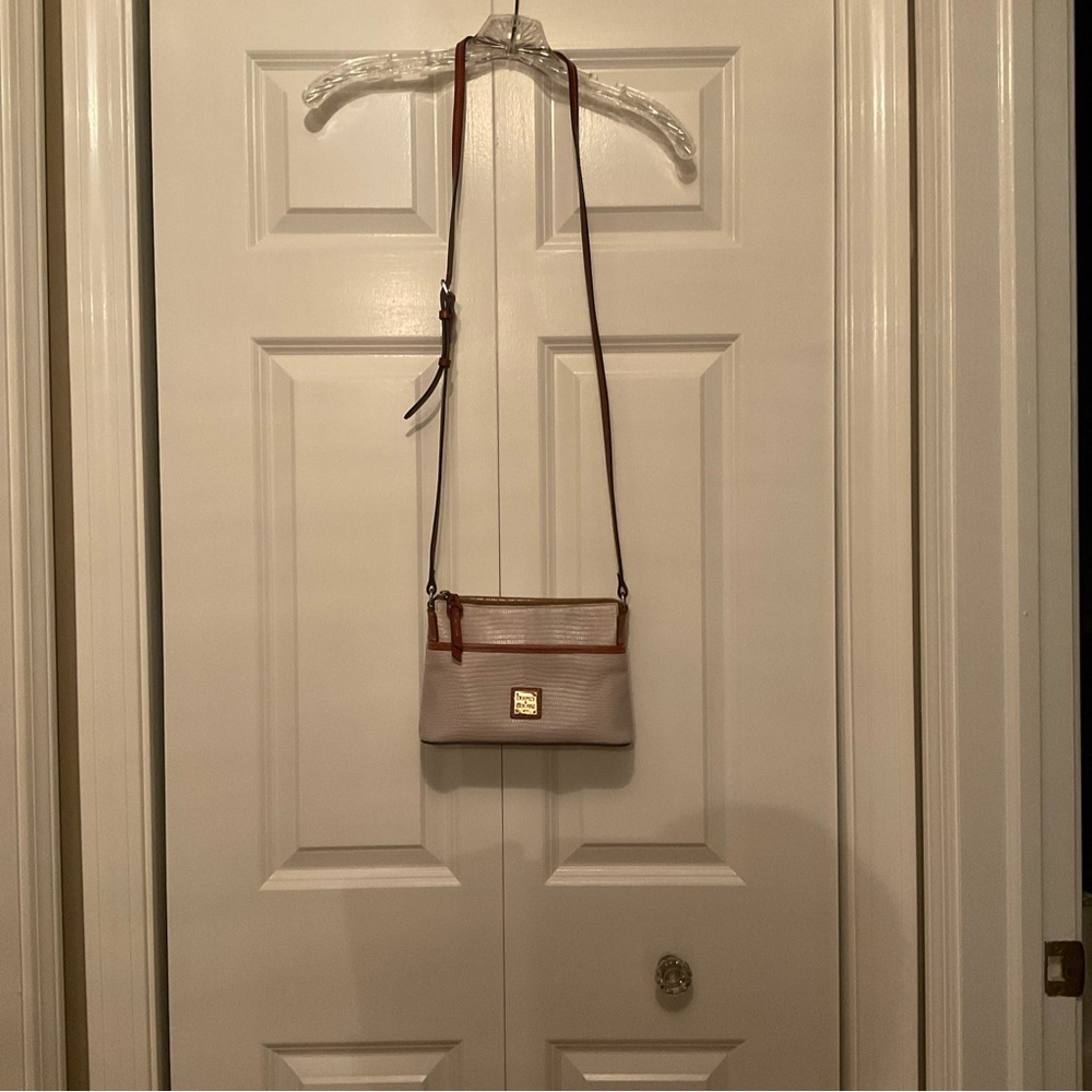 Dooney & Bourke Embossed Snake Leather Crossbody Shoulder Handbag Pockets